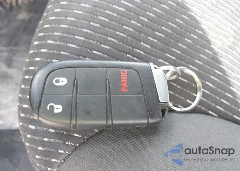 2017 Dodge Journey Crossroad z USA, uszkodzony, nr VIN 3C4PDCGB4HT517313